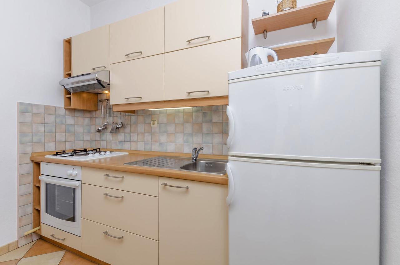 Apartment Antonija Primosten Bagian luar foto