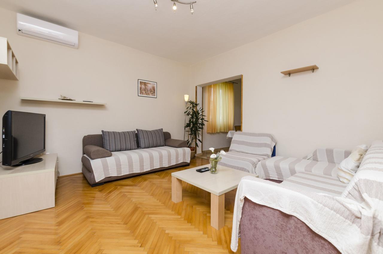 Apartment Antonija Primosten Bagian luar foto