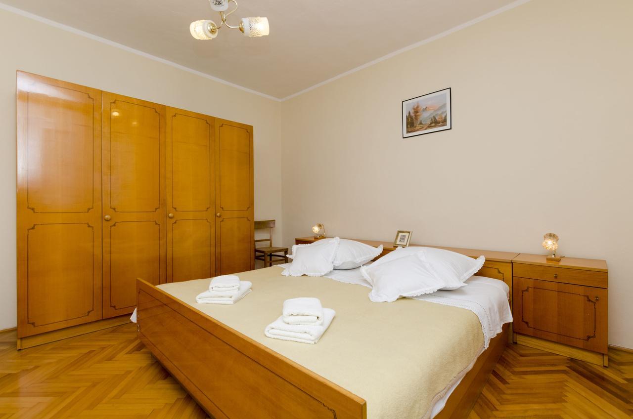 Apartment Antonija Primosten Bagian luar foto