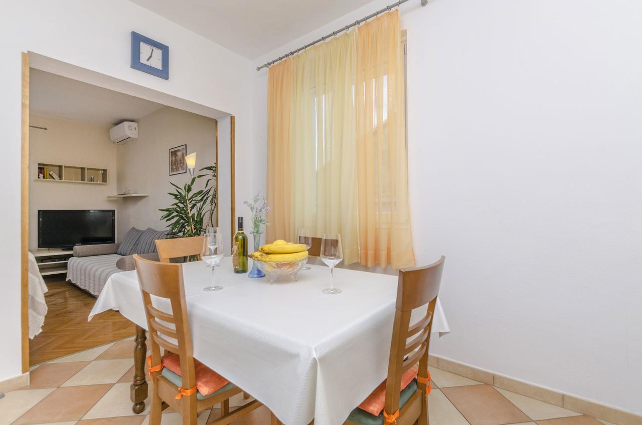 Apartment Antonija Primosten Bagian luar foto