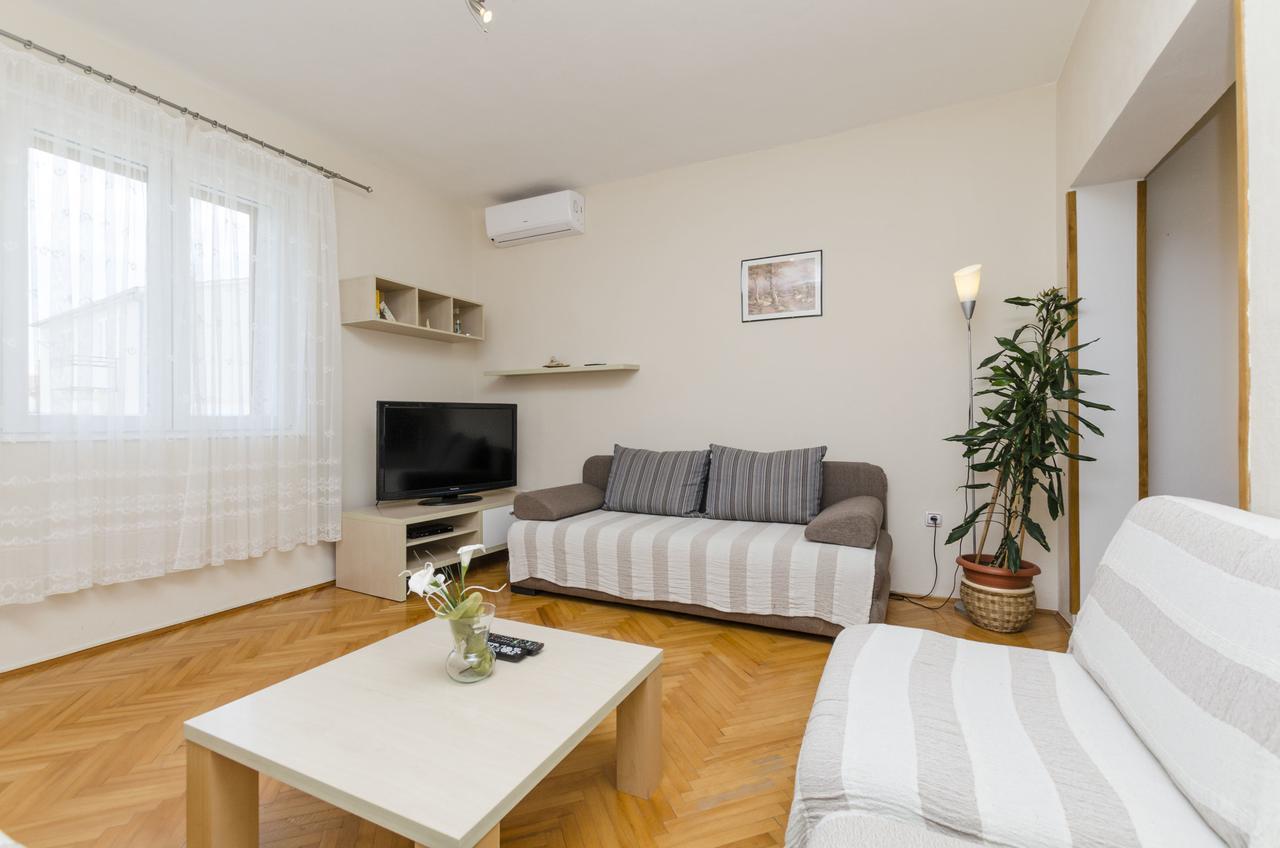 Apartment Antonija Primosten Bagian luar foto
