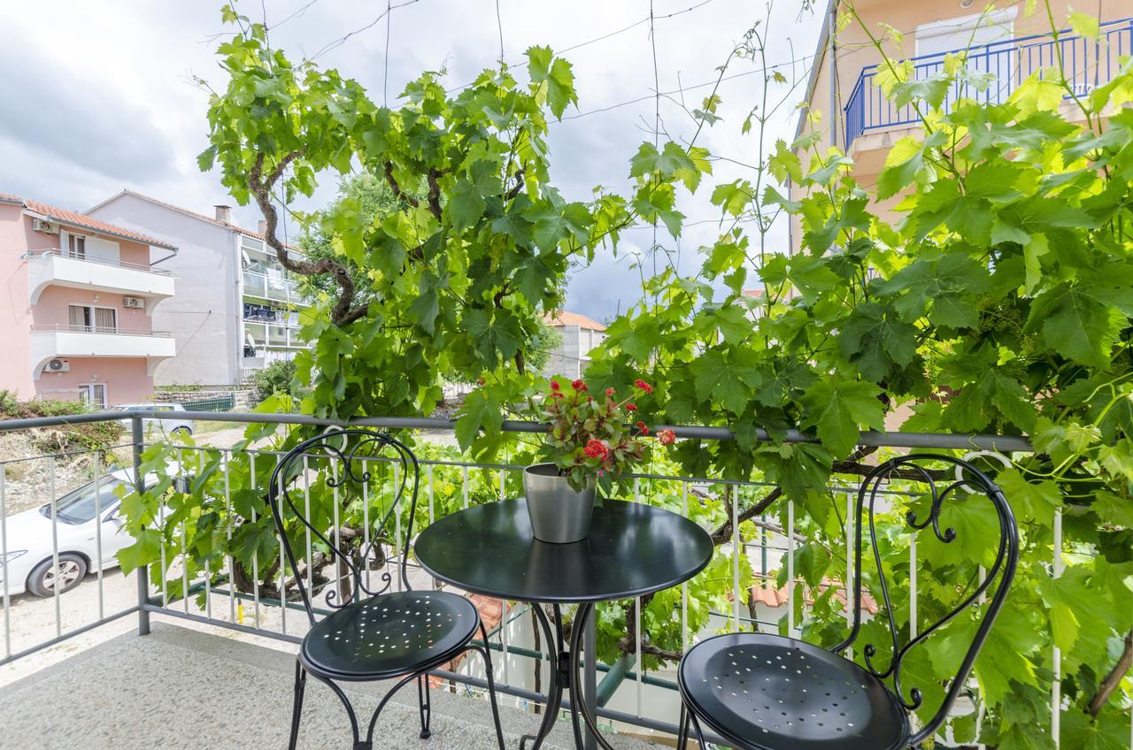 Apartment Antonija Primosten Bagian luar foto