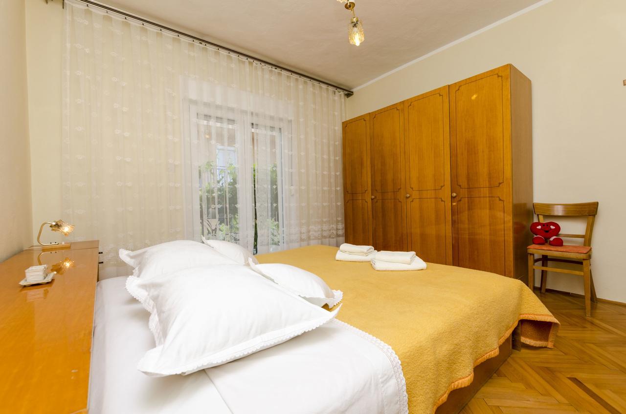 Apartment Antonija Primosten Bagian luar foto